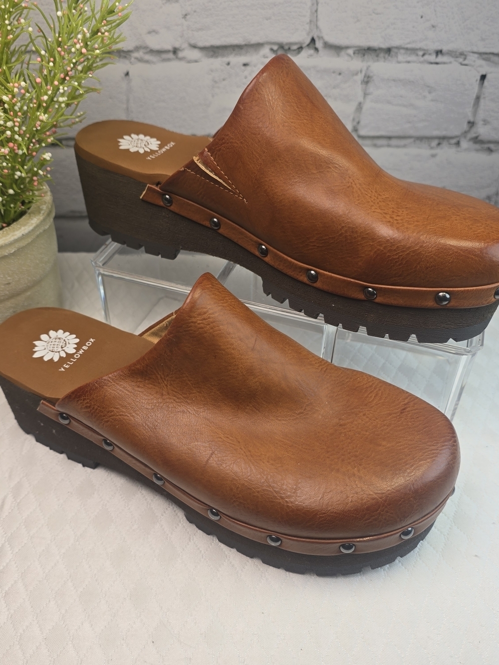 YELLOW BOX RENATA COGNAC STUDDED PLATFORM CLOGS WOMENS EUC SIZE 7.5